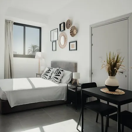 Sunny Center Aparthotel