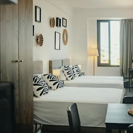 Sunny Center Aparthotel 3*