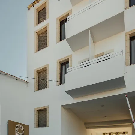 Sunny Center Aparthotel